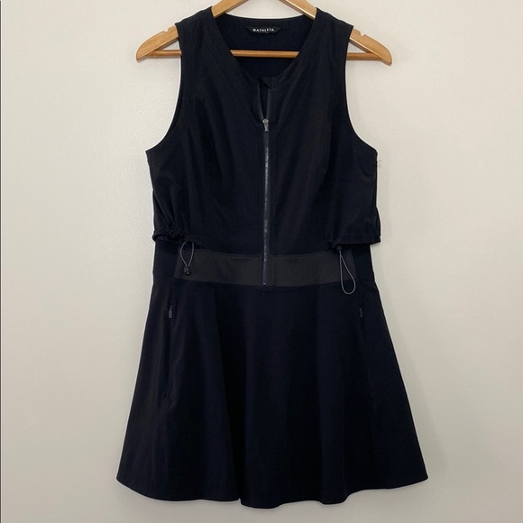 Athleta Venture Out Dress Black Sporty Featherweight Stretch Size 10 - Picture 2 of 16